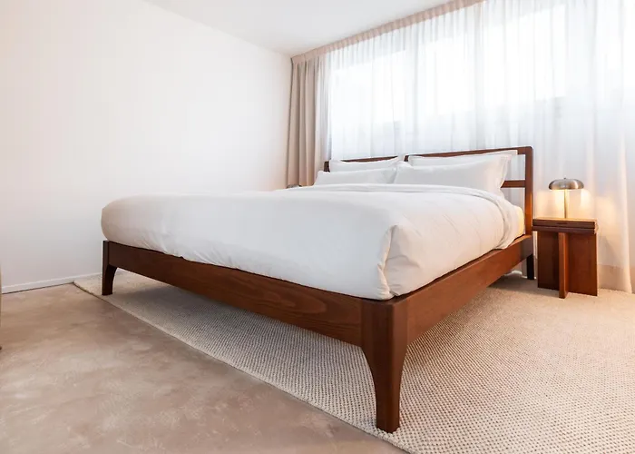 Nestco The Townhouse Jenner *