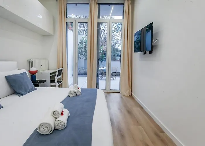 Luxury 2-bedroom Station *