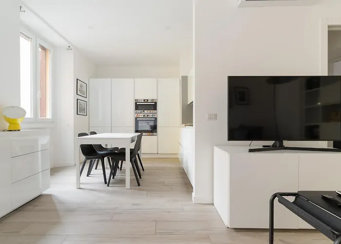 Guesthost - Bright Flat Near Stazione Apartmán *