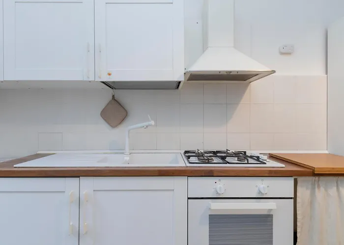 M1 M2 A Short Walk From The Subway Daire