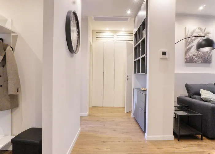 Darsena Contemporary - Spacious 2br A Few Steps From Centre