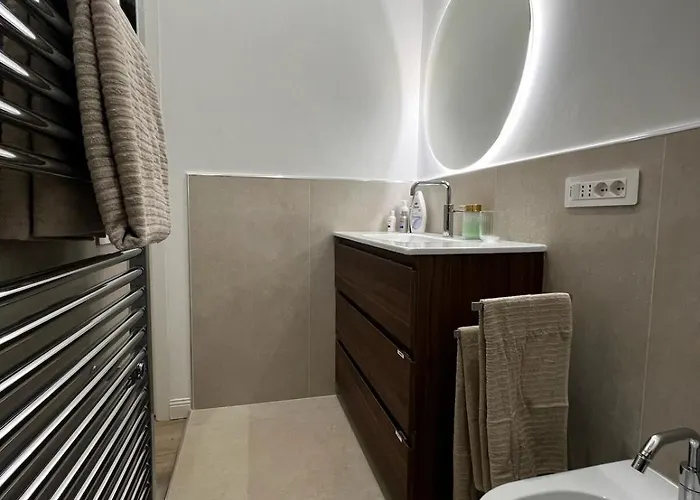 Premium Duomo Metro1, Comolake Trains11 *