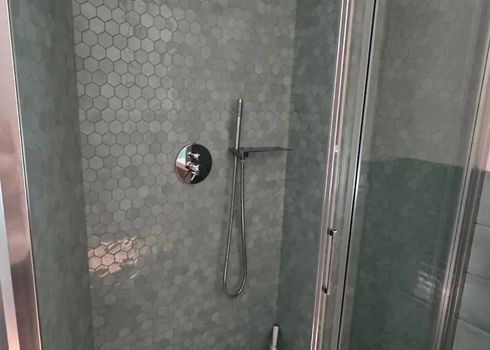 Modern And Bright Two-room Above The M3 Metro アパート ミラノ