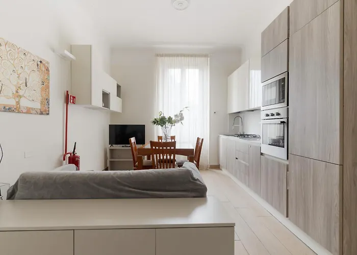 Guesthost - Stylish In Porta Romana Apartmán