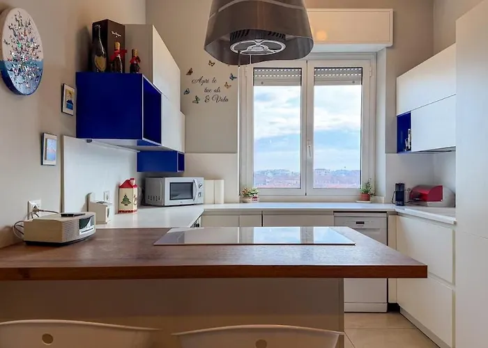 Metro 8 Min Cozy With Balcony