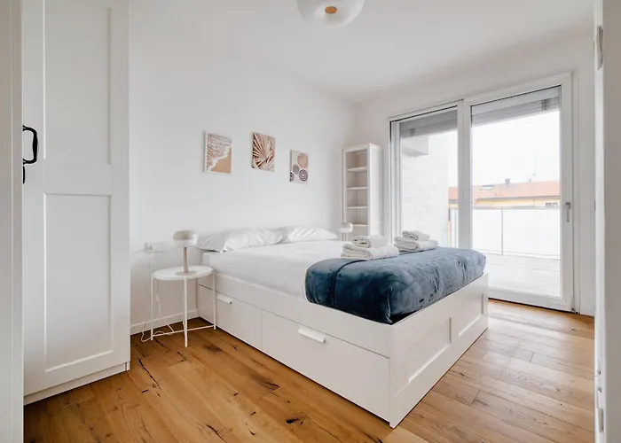 Apartment Just Urban - Bright 2br With Terrace 10 Min M4 To Duomo Mailand