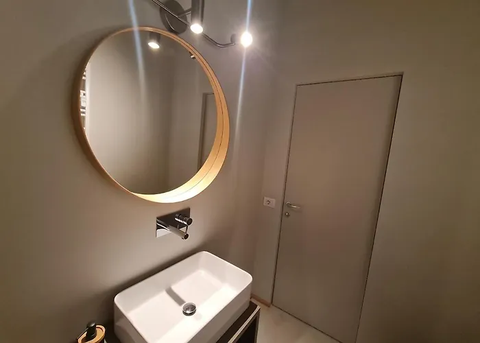 Appartamento Modern Loft A Few Stops From The Center *