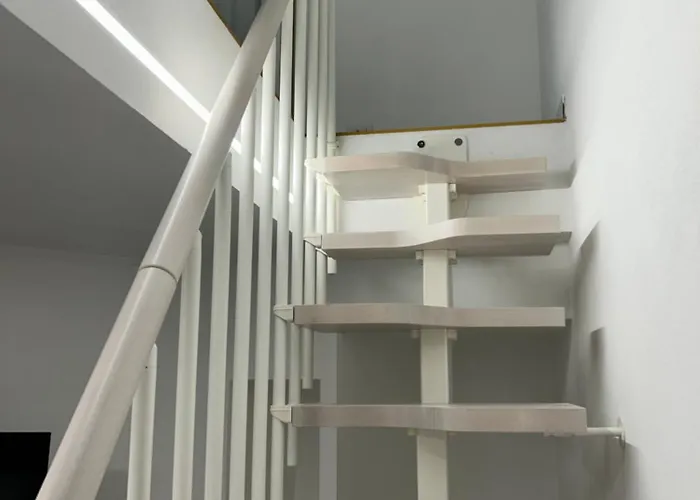 G Luxury Platinium&gold Red Metroline To Duomo Milano