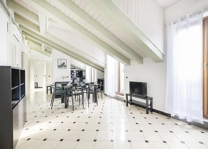 Easylife - - C Italia 68bp5 - P Ticinese Apartmán *