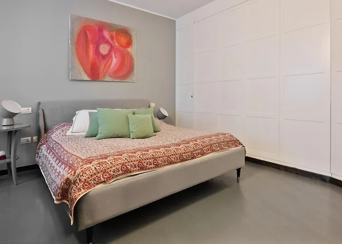 Modern And Particular In The Center Apartment