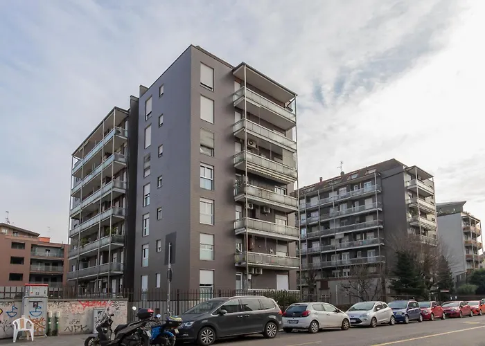 I-host - Modern Citylife Bovisa דירה *