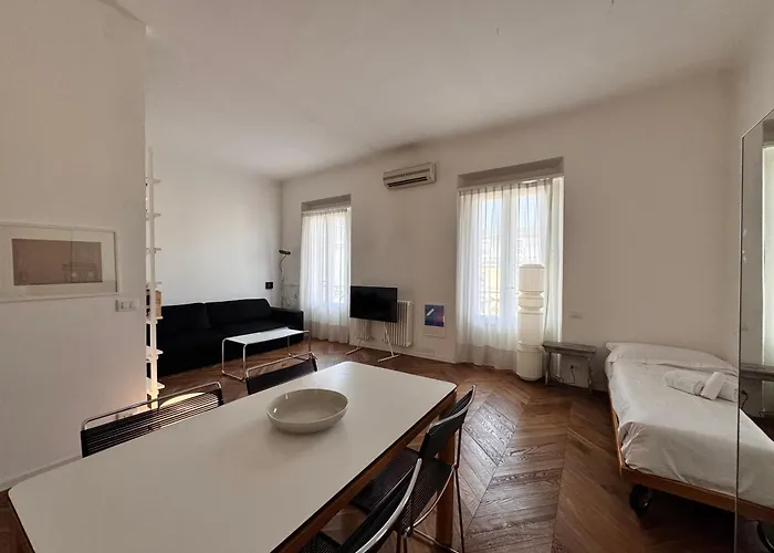 Pergolesi Nest - Authentic - Station Apartment *