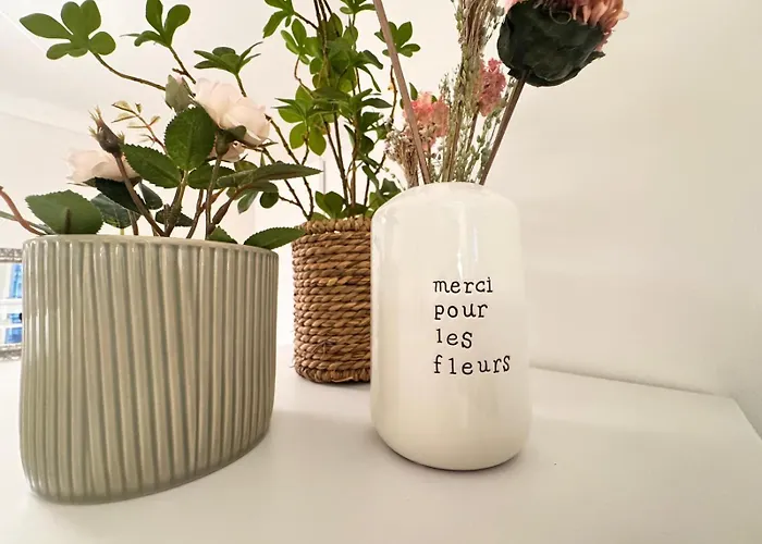 Romantic Nest - Authentic - Watt Road *