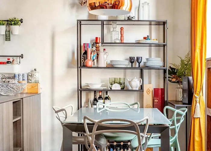 Industrial-chic In The Heart Of Isola Milão