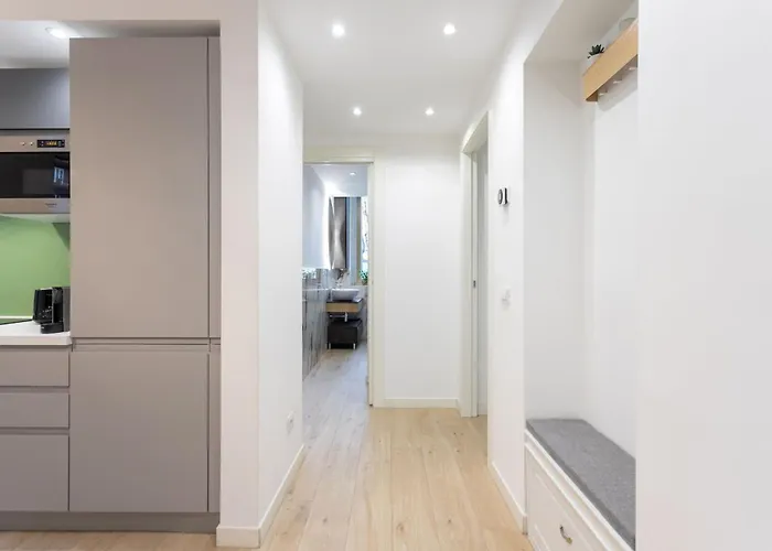 Bartolini Modern 2 Bedrooms By Halldis