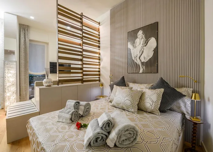 Gian Giacomo Mora, 13 Raffinato Monolocale In Centro