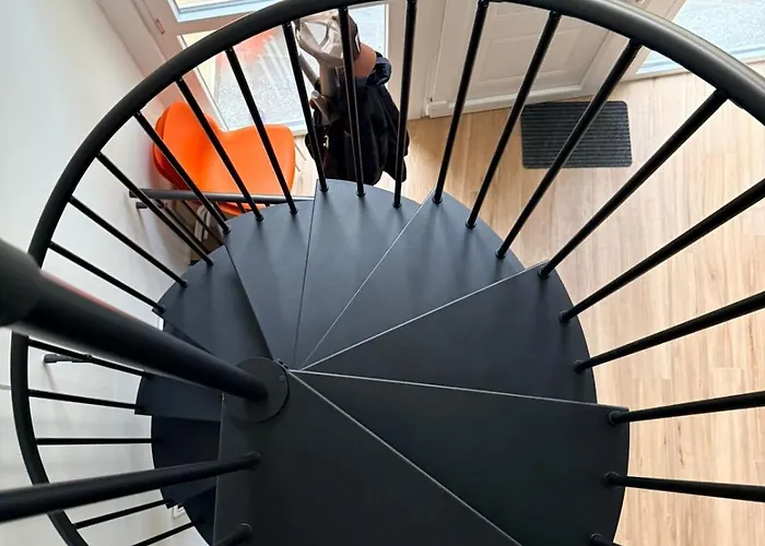 Loft Con Giardino Privato A Милан