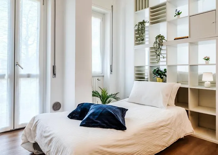 Station - Private Terrace, Netflix & Wi-fi * Milano