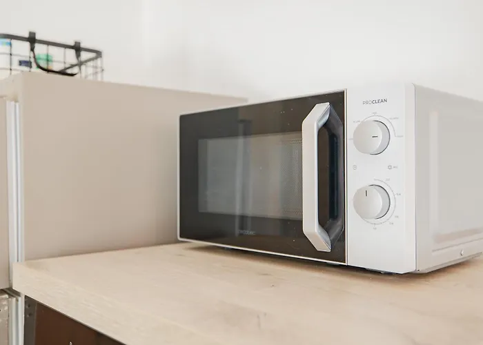 Modern One-bedroom With Terrace - Naviglio Martesana