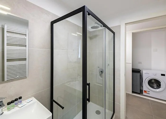 Parcheggio Gratuito - New 1bdr Con Terrazzo מילאנו