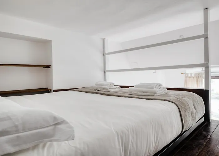 Апартаменты Just Urban - Refined In Life 2 Min M1 E M5 Metro Милан