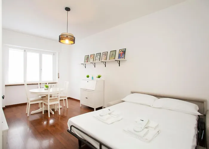 Corvetto Modern - Steps From M3 Corvetto