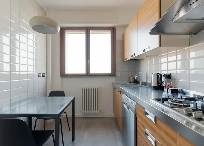 Guesthost - Modern Pirelli Apartment *