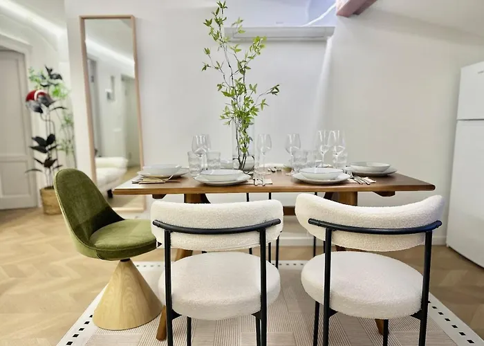 Designer Loft In Milan, Istria Subway Exit, Convenient Transportation