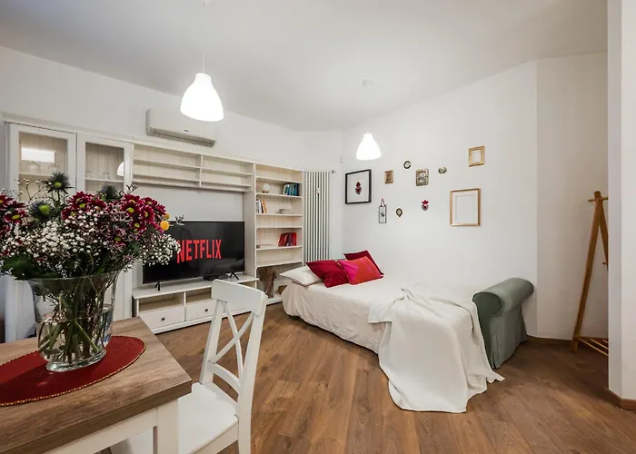 The Botanical Court - Secret Patio In Porta Venezia Apartment