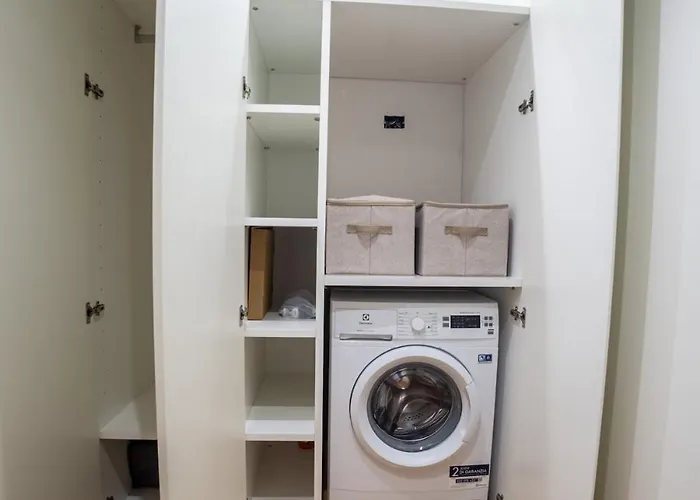 One-bedroom Unit G With Garden דירה
