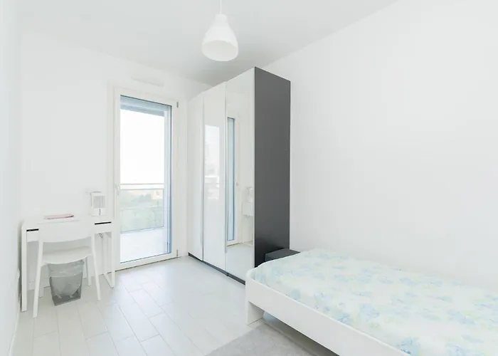 3br With Large Terrace - 800m From San Leonardo M1 アパート ミラノ