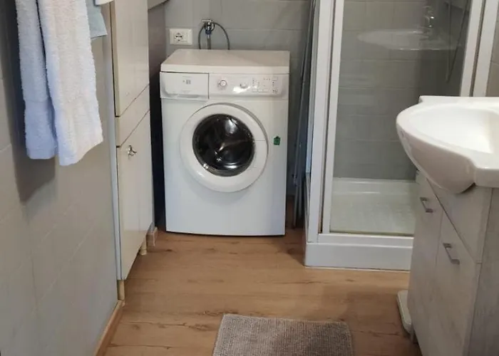 San Vincenzo, 18 Apartmán Milán