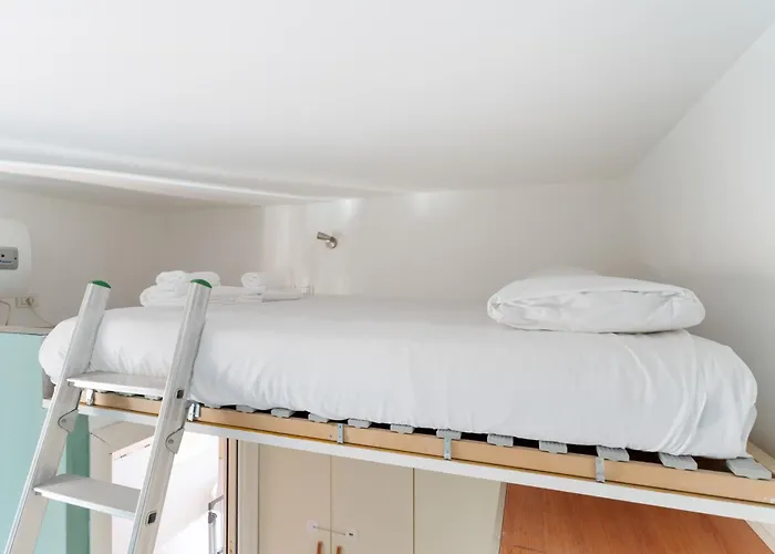 Youth M2 Abbiategrasso Assago Tram 15 Duomo アパート *