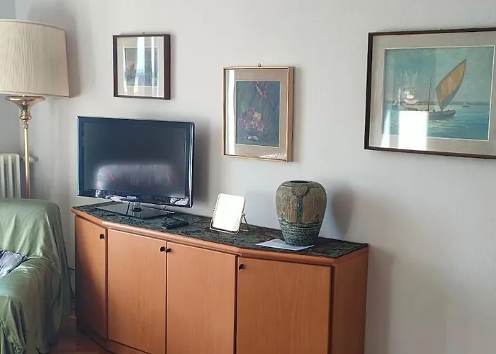 Beautiful Floor House With View In The Center! 米兰