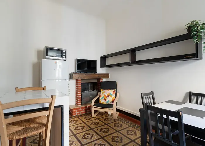 Guesthost - Porta Romana Lovely アパート ミラノ