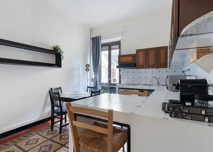 Guesthost - Porta Romana Lovely ミラノ