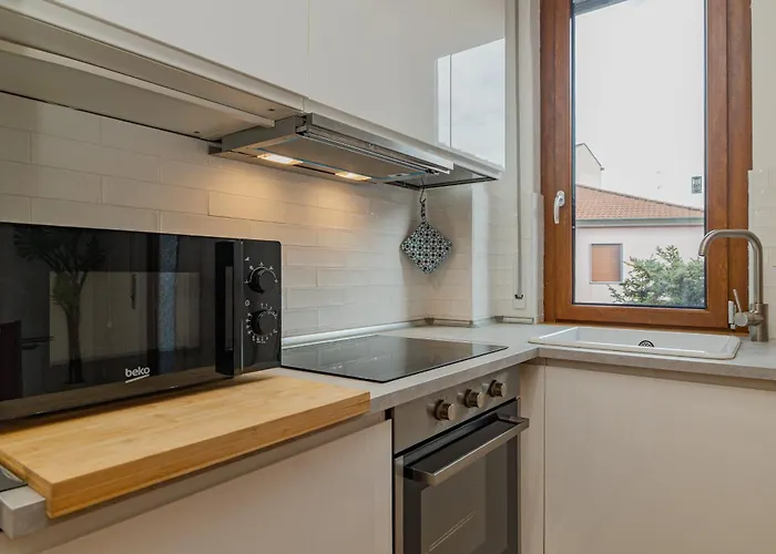Isola - 2 Bedrooms - Free Parking דירה מילאנו