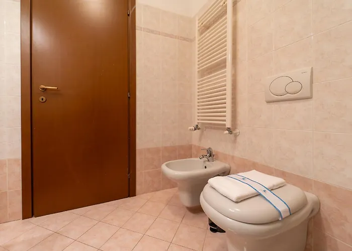 Moderno Con Garage, Wi-fi, Aria Condizionata E Terrazzo アパート *