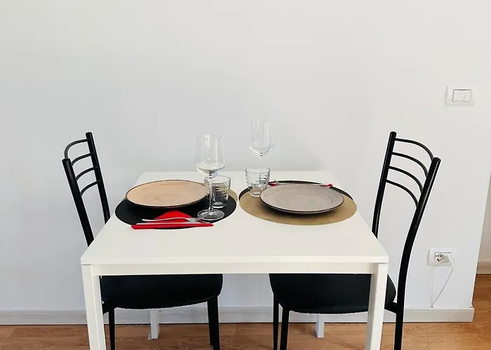 Sweet Home, Vercelli * Mediolan