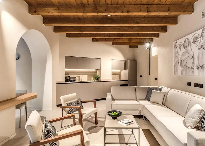 Apartment Seety Porta Romana Statue *