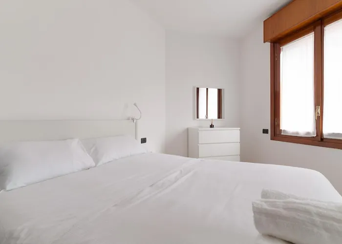 Guesthost - Cozy In Citta Studi Апартаменты *