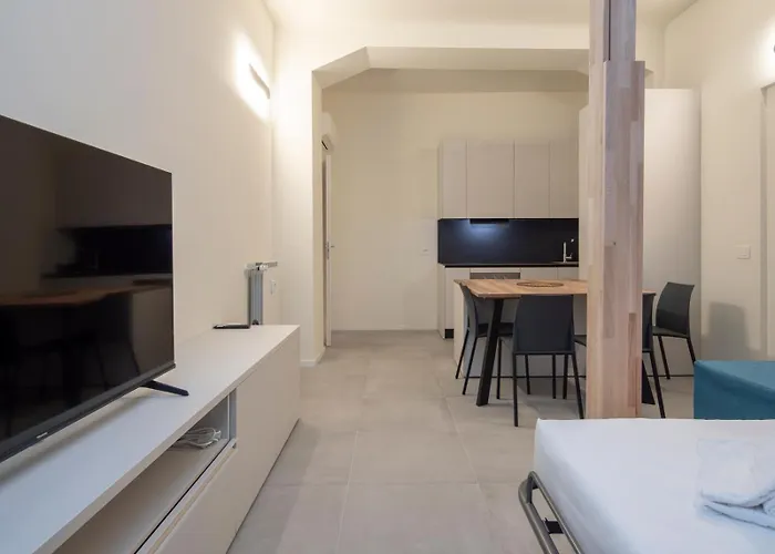 Duomo M5 A Stone's Throw From The Subway *