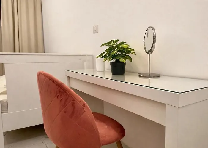 公寓 Bed & Garage Apartment In Villa *