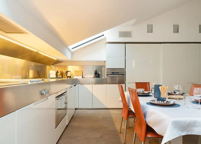 아파트 Guesthost - 500sqm Luxury With Spa, Gym, Terrace, Game & Garage