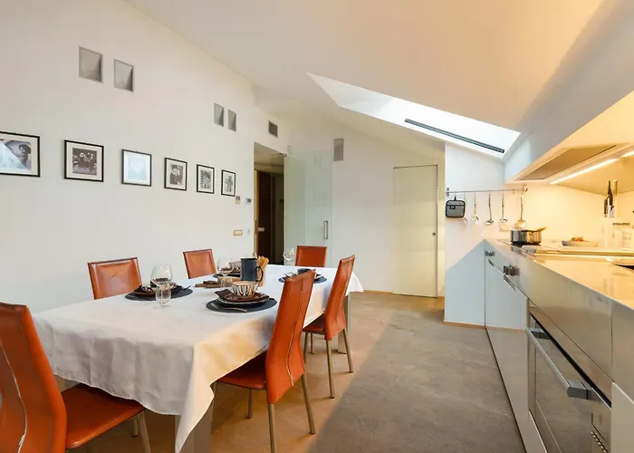 Guesthost - 500sqm Luxury With Spa, Gym, Terrace, Game & Garage ميلان