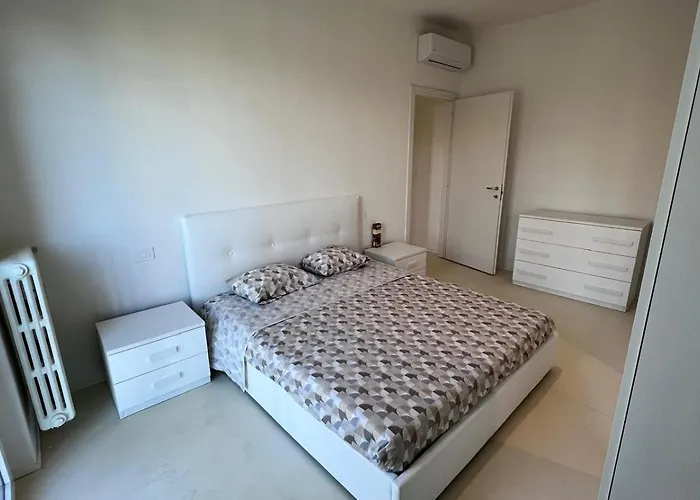 Elegante Bilocale Ristrutturato - Metro Inganni *