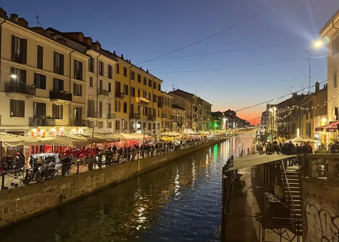 Cozy Oasis On The Navigli * Milaan