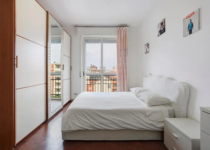 Quadrilocale Luminoso Con Balcone Apartment Milan