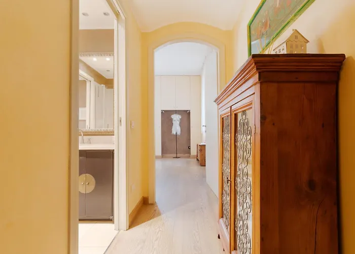 Duomo - San Babila - Elegante Trilocale Con Balcone Apartamento *