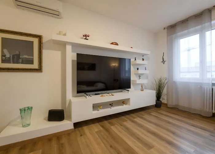 Modica, 16 - Near Iulm Διαμέρισμα Μιλάνο